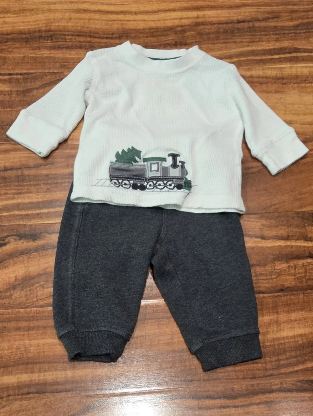 Gymboree EUC 6-12 Months Train Waffle Knit Tee, Sweatpants and Socks